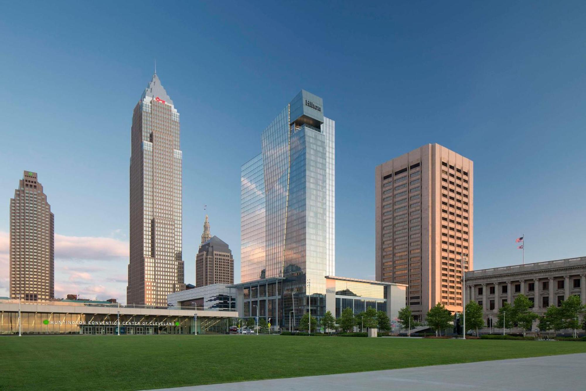 Hilton Cleveland Downtown Hotel Exterior photo